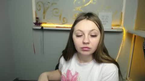 Snapshot of luizaheems_ chatting on January 15, 11:32 am Luiza online show from January 15, 11:32 am