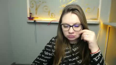 Snapshot of luizaheems_ chatting on February 5, 7:29 am Luiza online show from February 5, 7:29 am