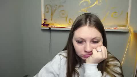 Snapshot of luizaheems_ chatting on March 4, 7:51 am Luiza online show from March 4, 7:51 am