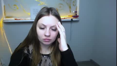 Snapshot of luizaheems_ chatting on March 7, 10:45 am Luiza online show from March 7, 10:45 am