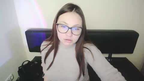 Snapshot of luizaheems_ chatting on December 2, 10:09 am Luiza online show from December 2, 10:09 am