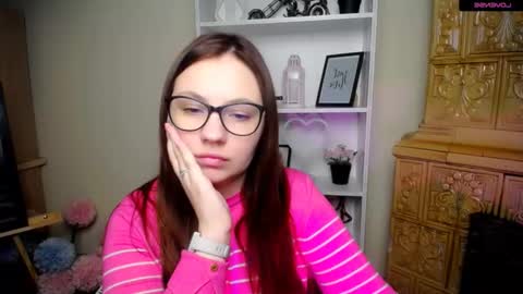 Snapshot of luizaheems_ chatting on December 15, 5:44 am Luiza online show from December 15, 5:44 am