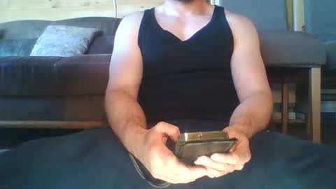Snapshot of lukaf887 chatting on April 27, 9:07 am lukaf887 online show from April 27, 9:07 am
