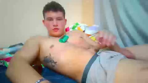 Snapshot of lukas2002alien622712 chatting on September 25, 12:25 am Lukas online show from September 25, 12:25 am