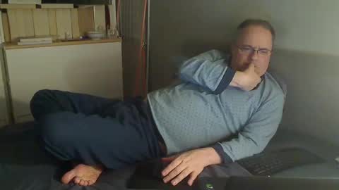 Snapshot of luke7634 chatting on December 18, 7:19 pm luke7634 online show from December 18, 7:19 pm