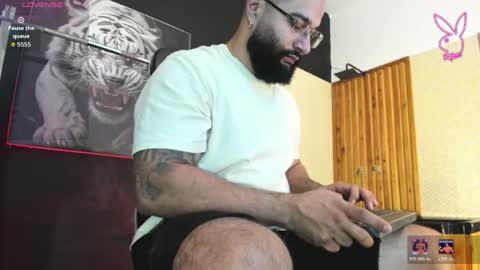 Snapshot of luke__09 chatting on May 21, 11:17 am LUKE online show from May 21, 11:17 am