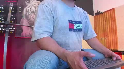 Snapshot of luke__09 chatting on July 1, 11:34 am LUKE online show from July 1, 11:34 am