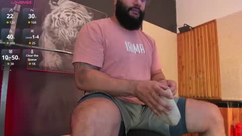 Snapshot of luke__09 chatting on July 6, 11:51 am LUKE online show from July 6, 11:51 am