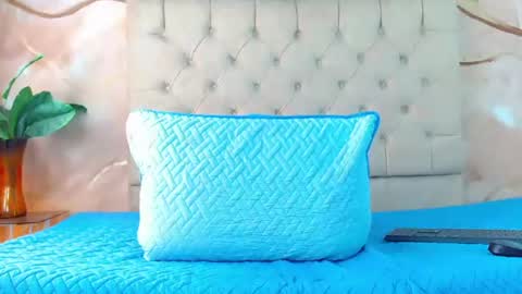 Snapshot of luke_carter chatting on June 16, 1:25 pm luke_carter online show from June 16, 1:25 pm