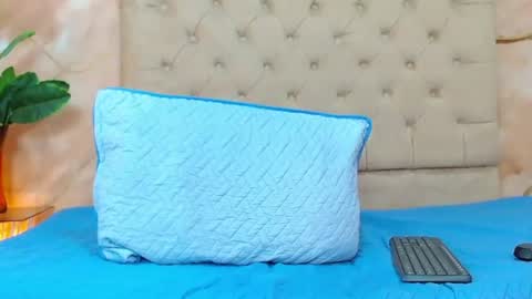 Snapshot of luke_carter chatting on June 19, 1:59 pm luke_carter online show from June 19, 1:59 pm