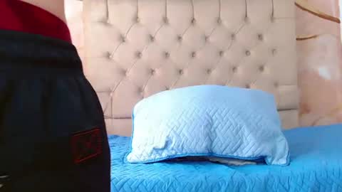 Snapshot of luke_carter chatting on July 14, 1:39 pm luke_carter online show from July 14, 1:39 pm