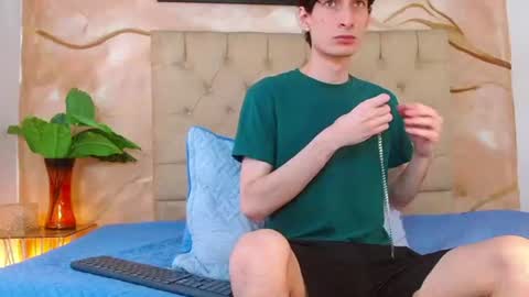 Snapshot of luke_carter chatting on July 27, 1:18 pm luke_carter online show from July 27, 1:18 pm