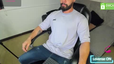 Snapshot of luke_diaz7 chatting on November 25, 3:28 am luke diaz7 online show from November 25, 3:28 am