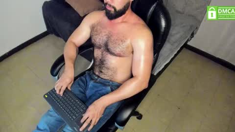 Snapshot of luke_diaz7 chatting on December 3, 2:19 am luke diaz7 online show from December 3, 2:19 am