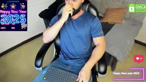 Snapshot of luke_diaz7 chatting on December 15, 2:05 am luke diaz7 online show from December 15, 2:05 am