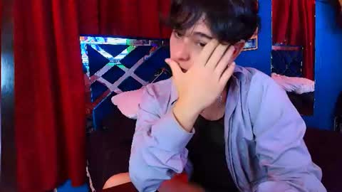 Snapshot of luke_howland chatting on June 13, 1:36 am Luke online show from June 13, 1:36 am
