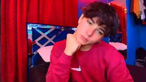 Snapshot of luke_howland chatting on June 16, 6:10 pm Luke online show from June 16, 6:10 pm