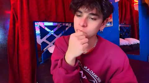 Snapshot of luke_howland chatting on June 23, 12:41 am Luke online show from June 23, 12:41 am
