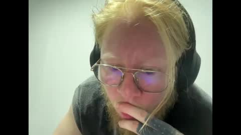 Lucas online show from April 14, 6:41 am