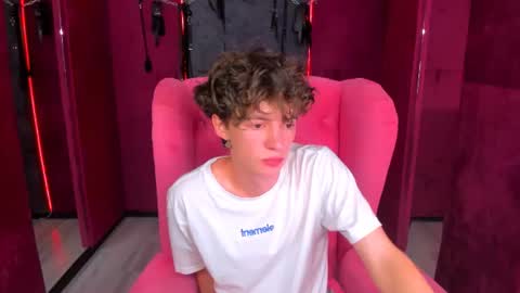 Snapshot of luke_sweet chatting on June 29, 12:49 pm Luke online show from June 29, 12:49 pm