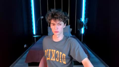 Snapshot of luke_sweet chatting on July 8, 4:33 pm Luke online show from July 8, 4:33 pm
