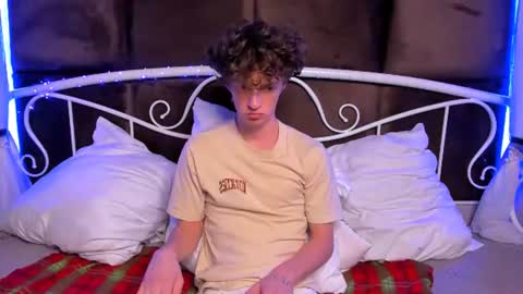 Snapshot of luke_sweet chatting on July 21, 3:47 pm Luke online show from July 21, 3:47 pm