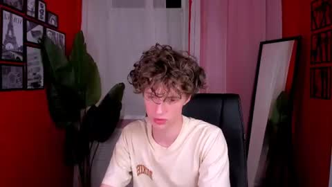 Snapshot of luke_sweet chatting on July 22, 2:42 pm Luke online show from July 22, 2:42 pm