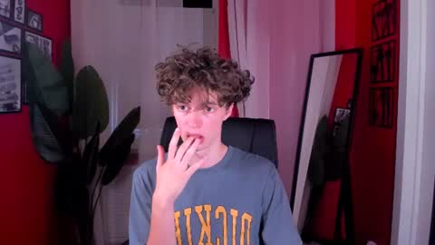 Snapshot of luke_sweet chatting on July 30, 3:00 pm Luke online show from July 30, 3:00 pm