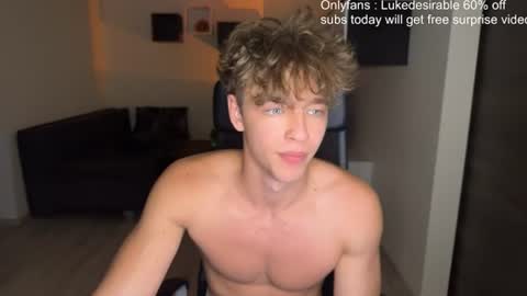Snapshot of lukedesirable chatting on July 28, 7:39 pm lukedesirable online show from July 28, 7:39 pm