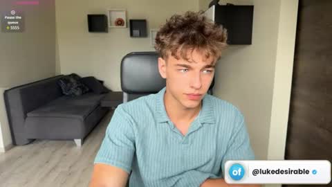 Snapshot of lukedesirable chatting on August 7, 3:25 pm lukedesirable online show from August 7, 3:25 pm