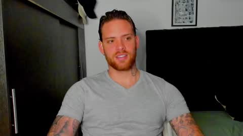 Snapshot of lukeglanton17 chatting on February 27, 10:31 pm Luke online show from February 27, 10:31 pm