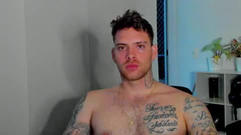 Snapshot of lukeglanton17 chatting on September 25, 11:08 pm Luke online show from September 25, 11:08 pm