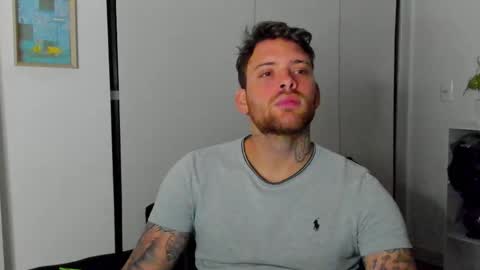 Snapshot of lukeglanton17 chatting on October 9, 3:15 am Luke online show from October 9, 3:15 am