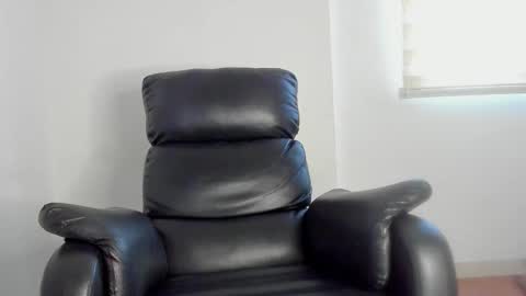 Snapshot of lukeglanton17 chatting on May 24, 12:54 pm Luke online show from May 24, 12:54 pm