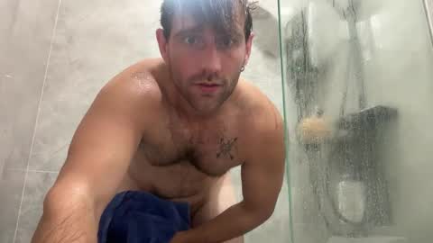Snapshot of lukegunn22 chatting on May 12, 12:19 am MR. Luke Gunn online show from May 12, 12:19 am
