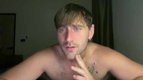 Snapshot of lukegunn22 chatting on May 15, 10:39 pm MR. Luke Gunn online show from May 15, 10:39 pm