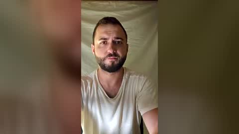 Snapshot of lukepetrovic chatting on August 4, 9:50 pm lukepetrovic online show from August 4, 9:50 pm