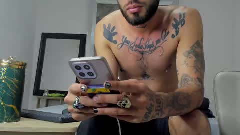 Luke Steel online show from November 7, 6:41 pm