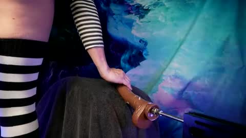 lukewildone online show from October 25, 5:37 am