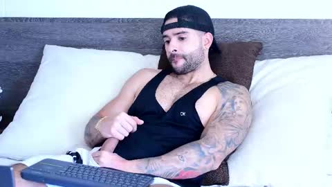 Lukhas f4f online show from December 3, 6:39 pm