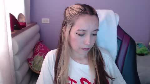 Snapshot of lula_05 chatting on May 12, 4:59 pm Vicky online show from May 12, 4:59 pm