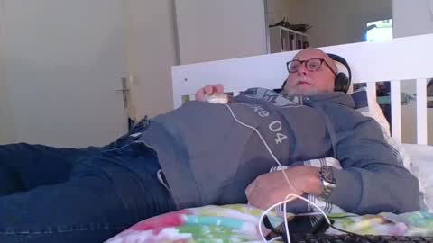 Snapshot of luley58 chatting on January 6, 6:47 am luley58 online show from January 6, 6:47 am