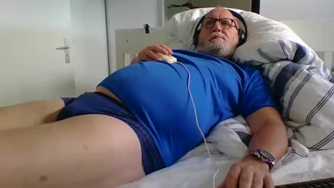 Snapshot of luley58 chatting on January 27, 9:23 am luley58 online show from January 27, 9:23 am