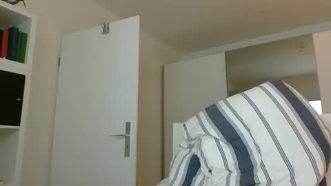 Snapshot of luley58 chatting on February 12, 6:08 am luley58 online show from February 12, 6:08 am