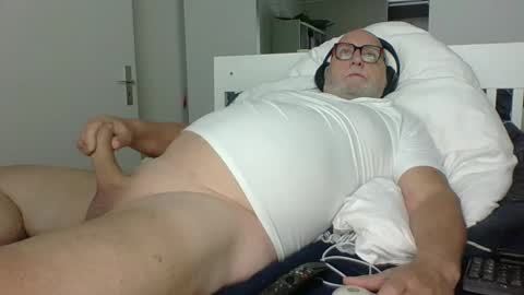 Snapshot of luley58 chatting on September 18, 3:52 am luley58 online show from September 18, 3:52 am