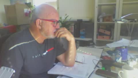 Snapshot of luley58 chatting on May 22, 3:06 pm luley58 online show from May 22, 3:06 pm