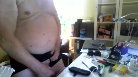 Snapshot of luley58 chatting on May 25, 6:41 am luley58 online show from May 25, 6:41 am