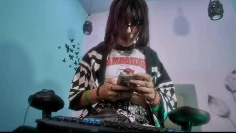 Snapshot of lullaby_charade2 chatting on May 12, 8:28 pm Cookie blackthorne sheher online show from May 12, 8:28 pm
