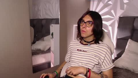 Snapshot of lullaby_charade_ chatting on February 24, 8:45 am Cookie online show from February 24, 8:45 am