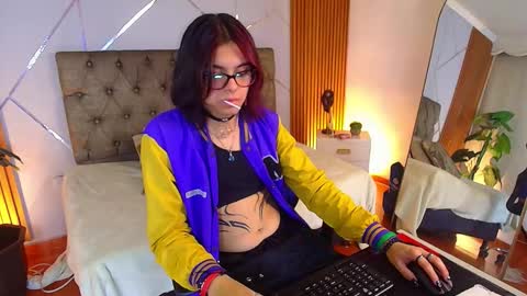 Snapshot of lullaby_charade_ chatting on March 12, 7:36 am Cookie online show from March 12, 7:36 am